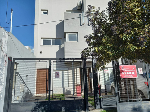 Venta De Hermoso Departamento En Ituzaingó Al 700