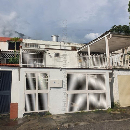 Se Vende Casa En Los Dos Caminos Mls #24-10156