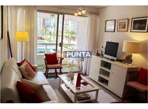 Imagen 4 de 28 de - Apartamento Para La Venta En Península- Punta Del Este Con Muy Linda Vista Al Puerto...