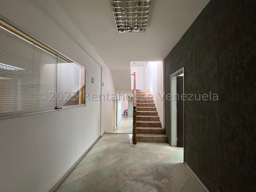 Ana Karina Molleja Alquila Casa Comercial Con Excelente Ubicación En La Zona Oeste Barquisimeto-lara/ Akm