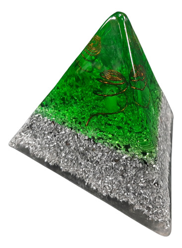 Orgonita Pirámide Tetraédrica Verde Con Cristal De Cuarzo