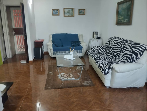 Se Vende Apartamento En Conjunto Residencial Quebrada Fresca, Municipio Naguanagua.  Codigo: Ata-1469. Luz Coelho.
