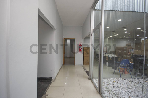 Venta Oficinas + Depósito + Cocheras - Financiación