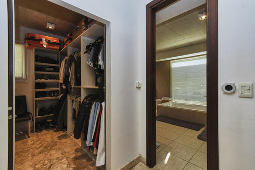 Imagen 26 de 30 de Venta | Casa Con 4 Dormitorios Más Dependencia | Lote Al Agua | El Golf