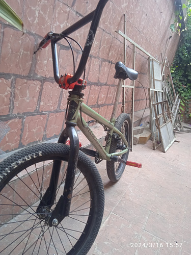 Bicicleta Veloci Bmx