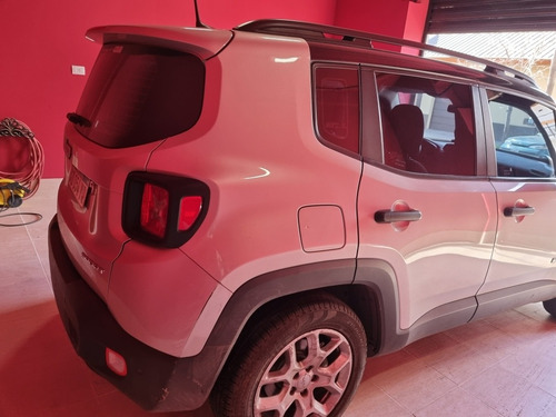 Imagen 5 de 15 de Jeep Renegade 2018 1.8 Sport