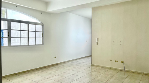 Apartamento Con Línea Blanca En Alquiler En Gazcue, Santo Do