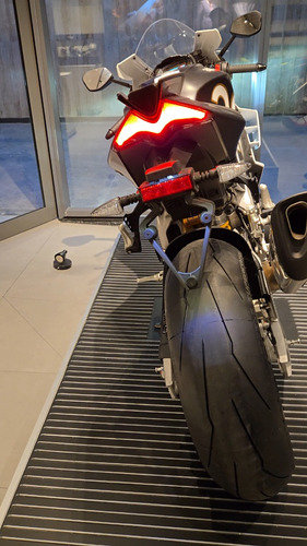 Aprilia Rsv4 Factory