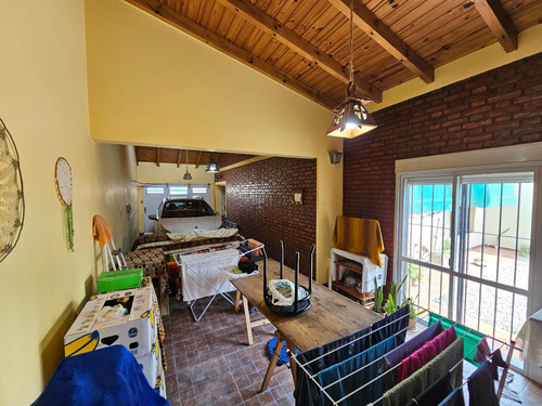 Venta Casa 2 Dormitorios Villa Floresta Con Cochera