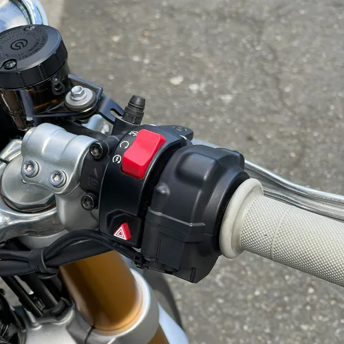 Triumph Thruxton R 1200