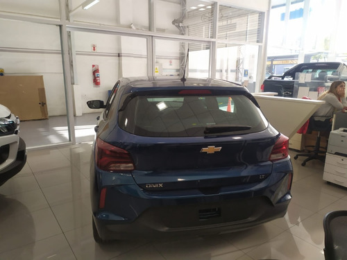 Imagen 13 de 25 de Chevrolet Onix Lt Tech Fs