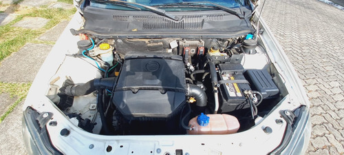 Fiat Strada 1.8 16v Adventure Cab. Dupla Flex Dualogic 3p