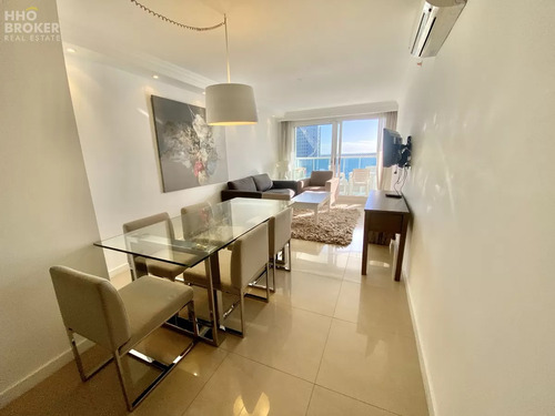 Apartamento En Venta De 2 Dormitorios Y Medio - Playa Mansa