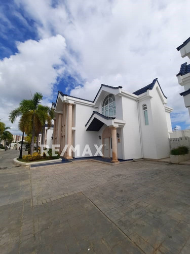 Imagen 10 de 14 de Town House En Margarita