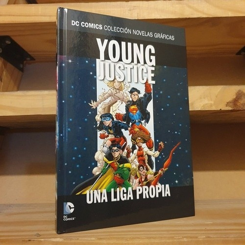 Young Justice, Una Liga Propia