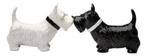 Kissing Scottish Terrier Scottie Dogs - Salero Y Pimentero (