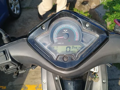 Tiene Gps, Luces Estacionarias, Luz Led Delantera