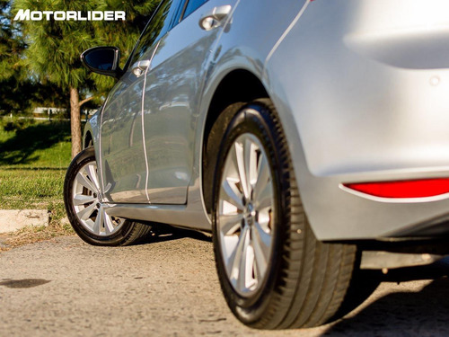 Imagen 10 de 13 de Volkswagen Golf Comfortline Tsi Mt | Permuta / Financia