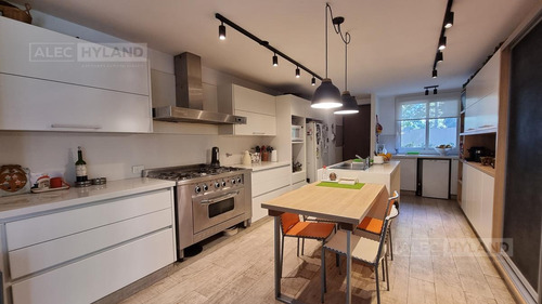 Imagen 16 de 30 de Casa Moderna Con Pileta En Venta En San Isidro