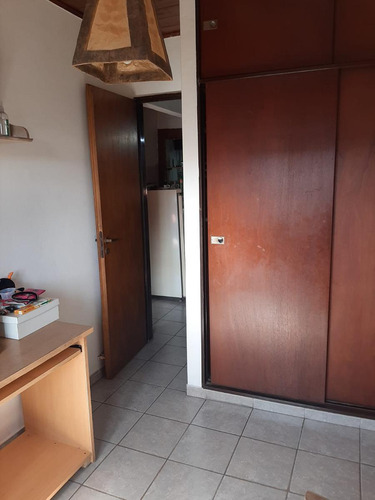 Casa En Venta - 3 Dormitorios 2 Baños - 330 Mts2 - Hurlingham, Buenos Aires