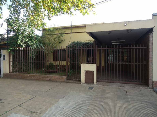 Imagen 2 de 14 de Chalet En Venta Cond En Ituzaingo Sur