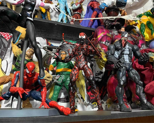 Carnage Carnificina Marvel Icons 30cm Custom Leia O Anúncio (Recondicionado)