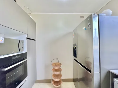 Excelente Departamento En Primer Piso Con Jardín En Marbella