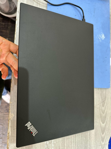 Laptop Lenovo Thinkpad T14 Generación 1 Negro (Usado)