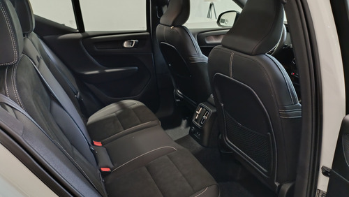 Volvo Xc40 T5 Ultimate Dark (recharge)