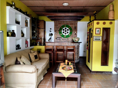 Casa Acogedora En Dos Niv Urb. Panorama El Barbecho Los Teques