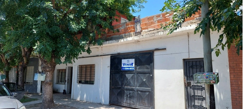 Imagen 1 de 8 de Alquilo Departamento 2 Ambientes En Ezpeleta, Quilmes Con Terraza Y Parrilla.