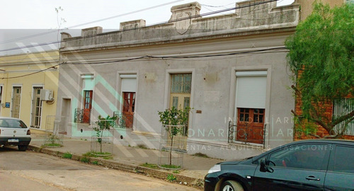 Casa De 9 Dormitorios En Paso De Los Toros