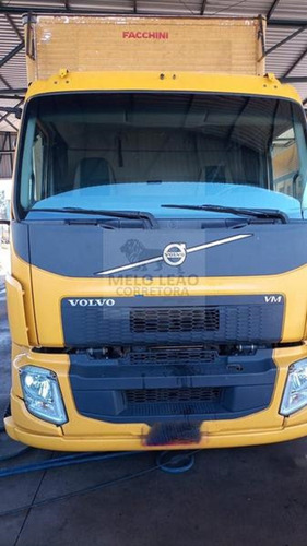 Volvo Vm 270 6x2r Truck 18/19 Baú 10 Metr Ar Gelando 5255645