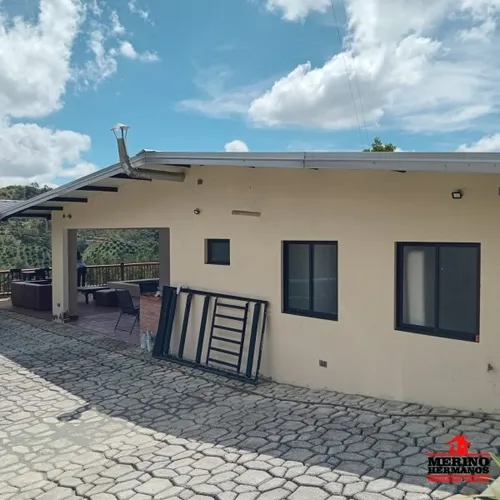 Casa-finca En Arriendo En Guarne - La Honda