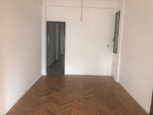 Imagen 9 de 30 de Apartamento En Venta En Montevideo. Excelente Punto! 18 De Julio Y Roxlo