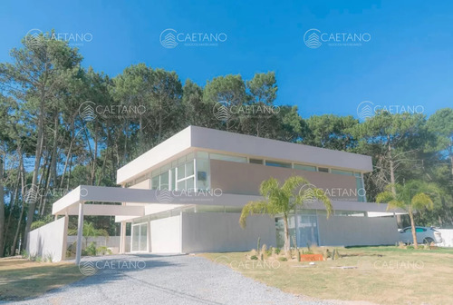 Venta De Casa 4 Dormitorios En Green Park, Punta Ballena.