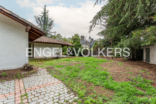 Casa Chilena En Jardín La Dehesa