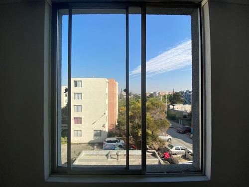 Excelente Ubicación En Condominio Y Con Estacionamiento