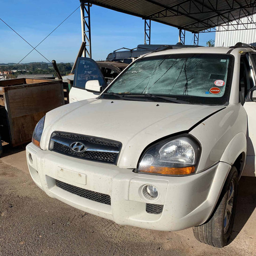 Imagem 7 de 13 de Sucata De Tucson 2.0 2015 Automática Pra Retirar Peças