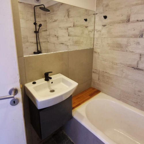 Departamento En Venta De 2 Dormitorios, En 9 De Julio 1900, En El Centro Rosario
