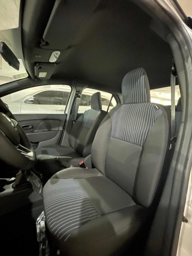 Imagen 10 de 12 de Renault Logan 2020 1.6 16v Life