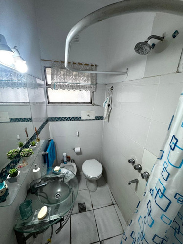 Venta 2 Amb 1 Piso Por Escalera Flores Super Luminoso No Apto Credito