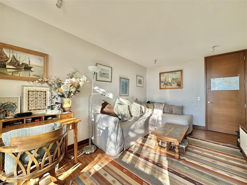 Con Jardin Privado, En Condominio: San Carlos De Apoquindo