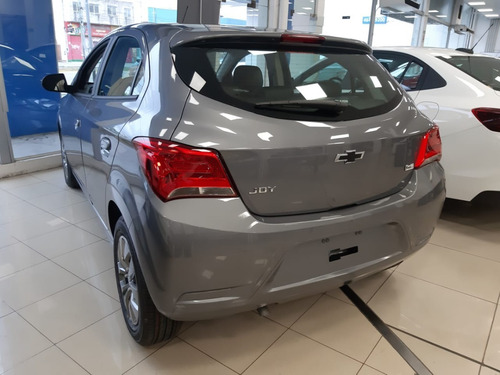 Imagen 17 de 25 de Chevrolet Onix Joy Black 0km#7
