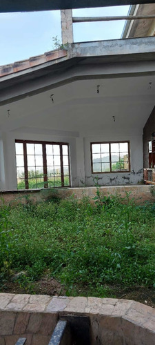Casa Con Pocos Acabados Por Terminar