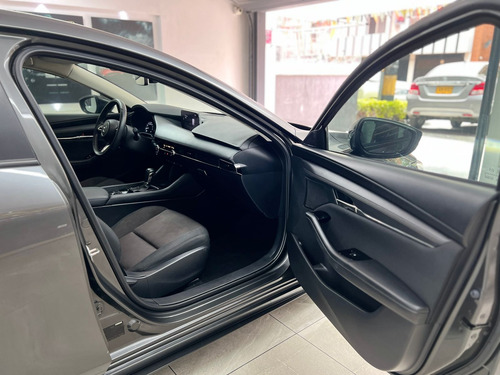 Mazda 3 Touring Híbrido AT 2.0 2023