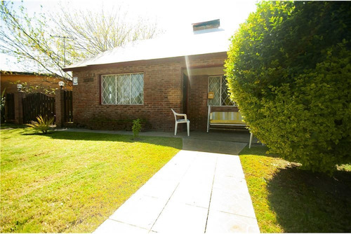 Casa En Parque Del Plata, 2 Dorm. Con Opción 3