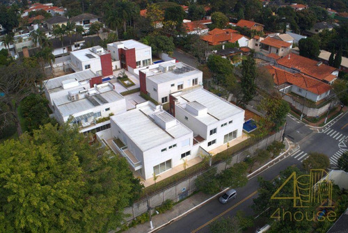 Porto Fino Na Rua Zacarias De Gois No Brooklin. | Casa Em Condomínio Fechado Com Piscina, Quintal Gramado, 4 Suítes, Muito Espaço E Segurança. - Ca0528