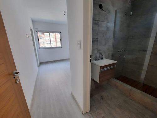 Venta De Departamentos 2 Y 3 Ambientes En Excelente Zona De Wilde.