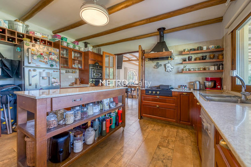 Casa En Venta Sobre Lote De 1 Hectarea En Loma Escondida, Open Door